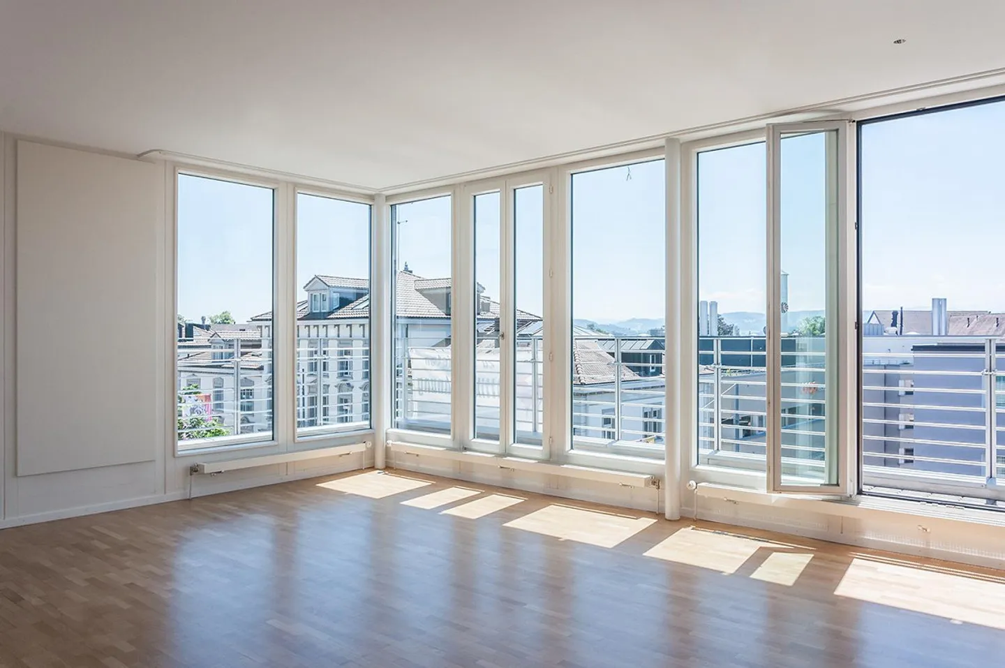 Vivere elegante in una posizione privilegiata - Foto 3 di 13