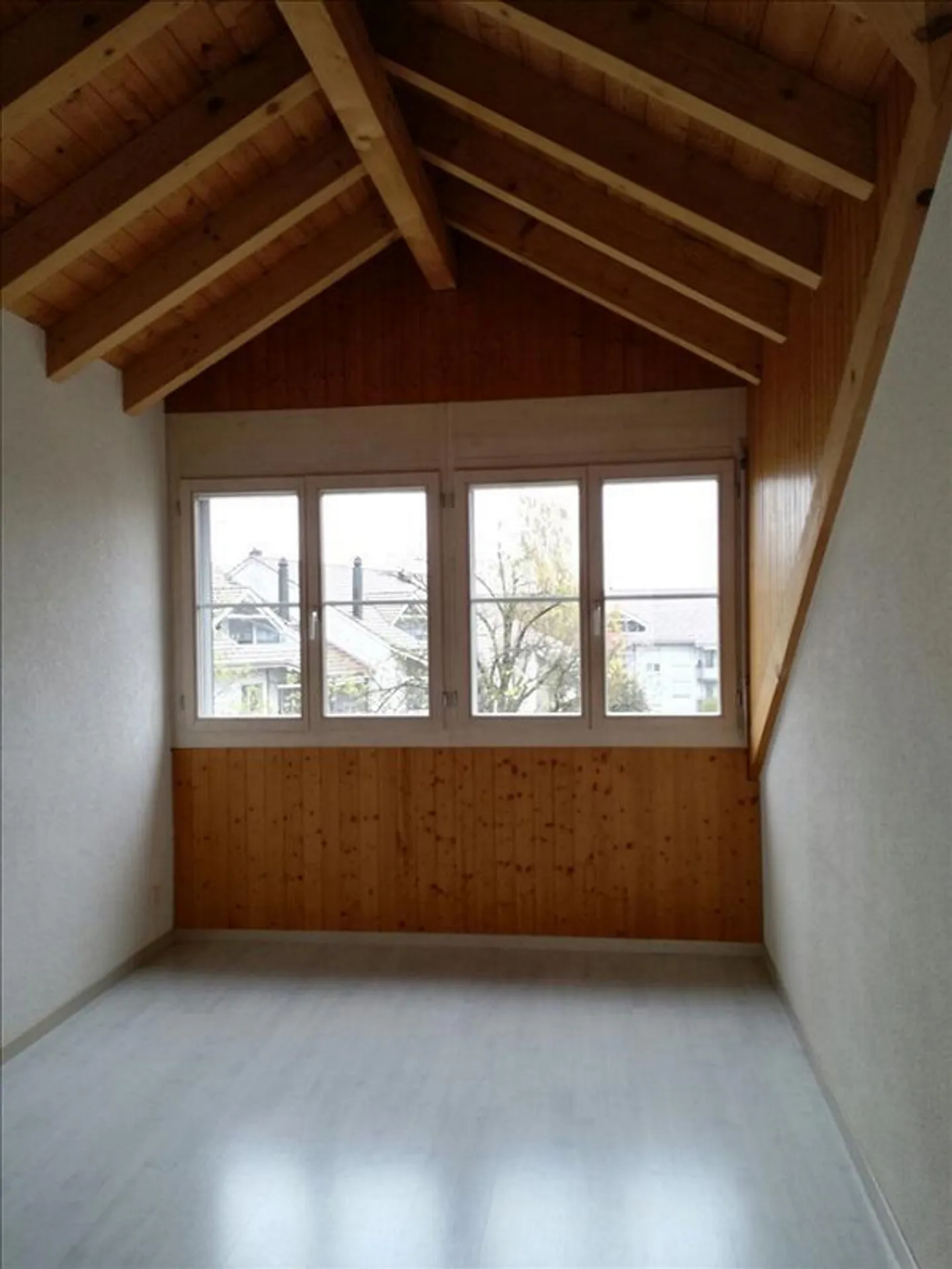 Cozy attic apartment! - Photo 6 of 7