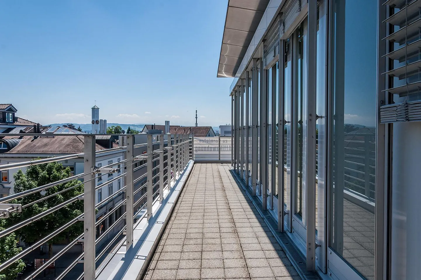 Vivere elegante in una posizione privilegiata - Foto 6 di 13