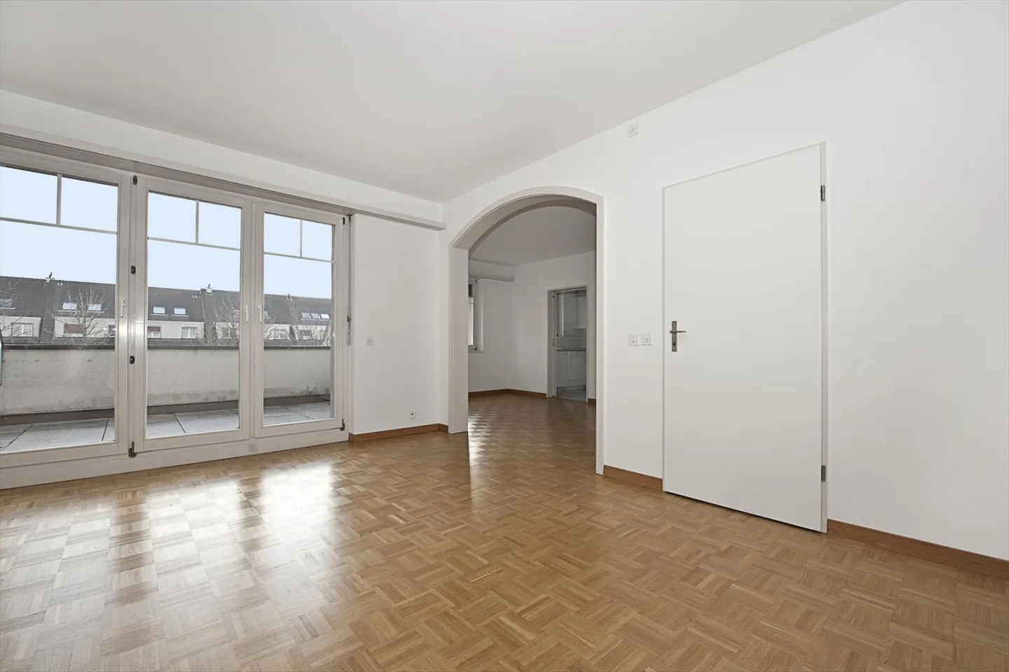 Apartment for rent - Photo 5 of 11