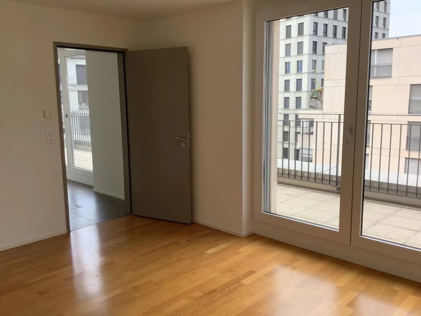 moderne 2.5-Zimmerwohnung an zentraler Lage - Foto 8 von 10