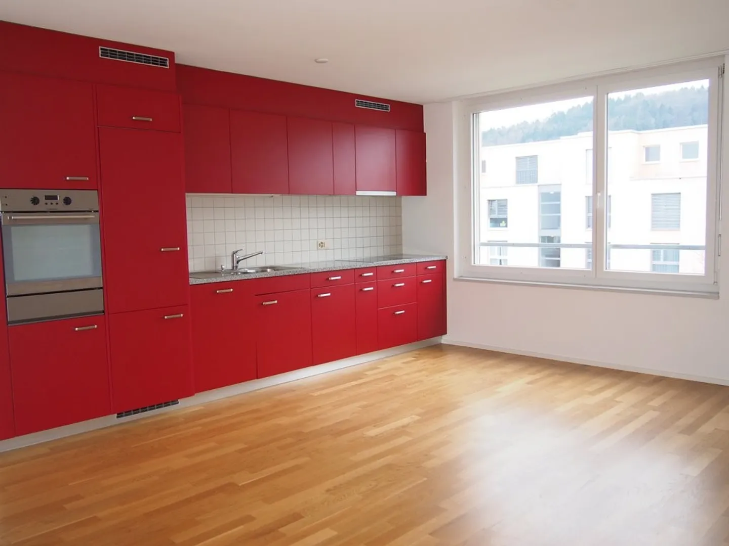 Appartement spacieux de 4,5 pièces au 3ème étage à Regensdorf - Photo 2 sur 8