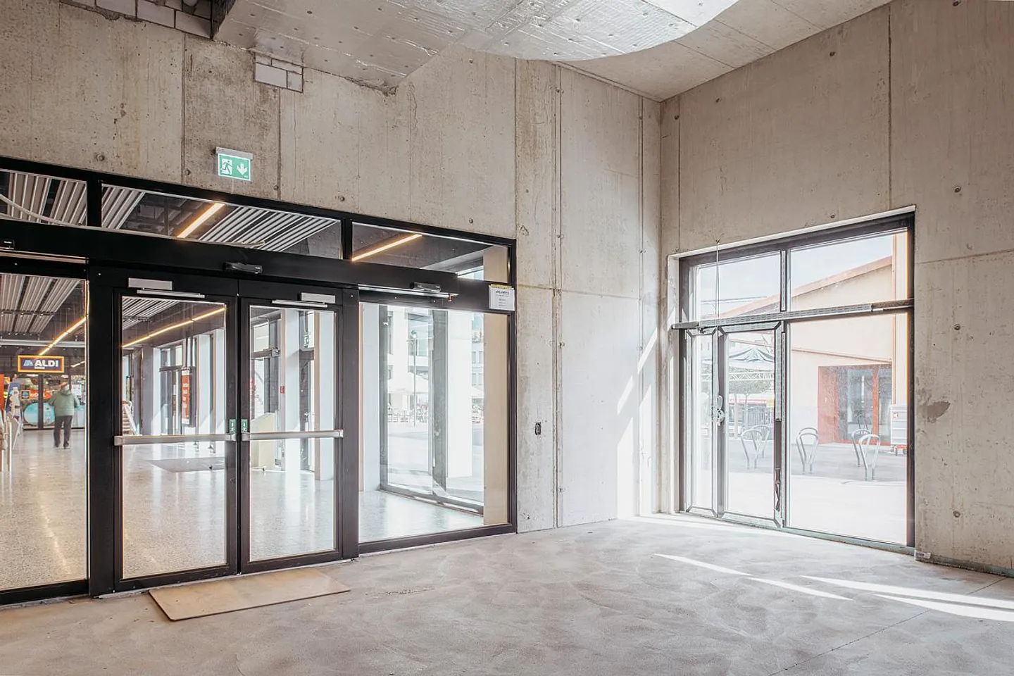 Espace de vente attrayant (494,7 m2) dans le quartier Löwengarten - Photo 5 sur 6