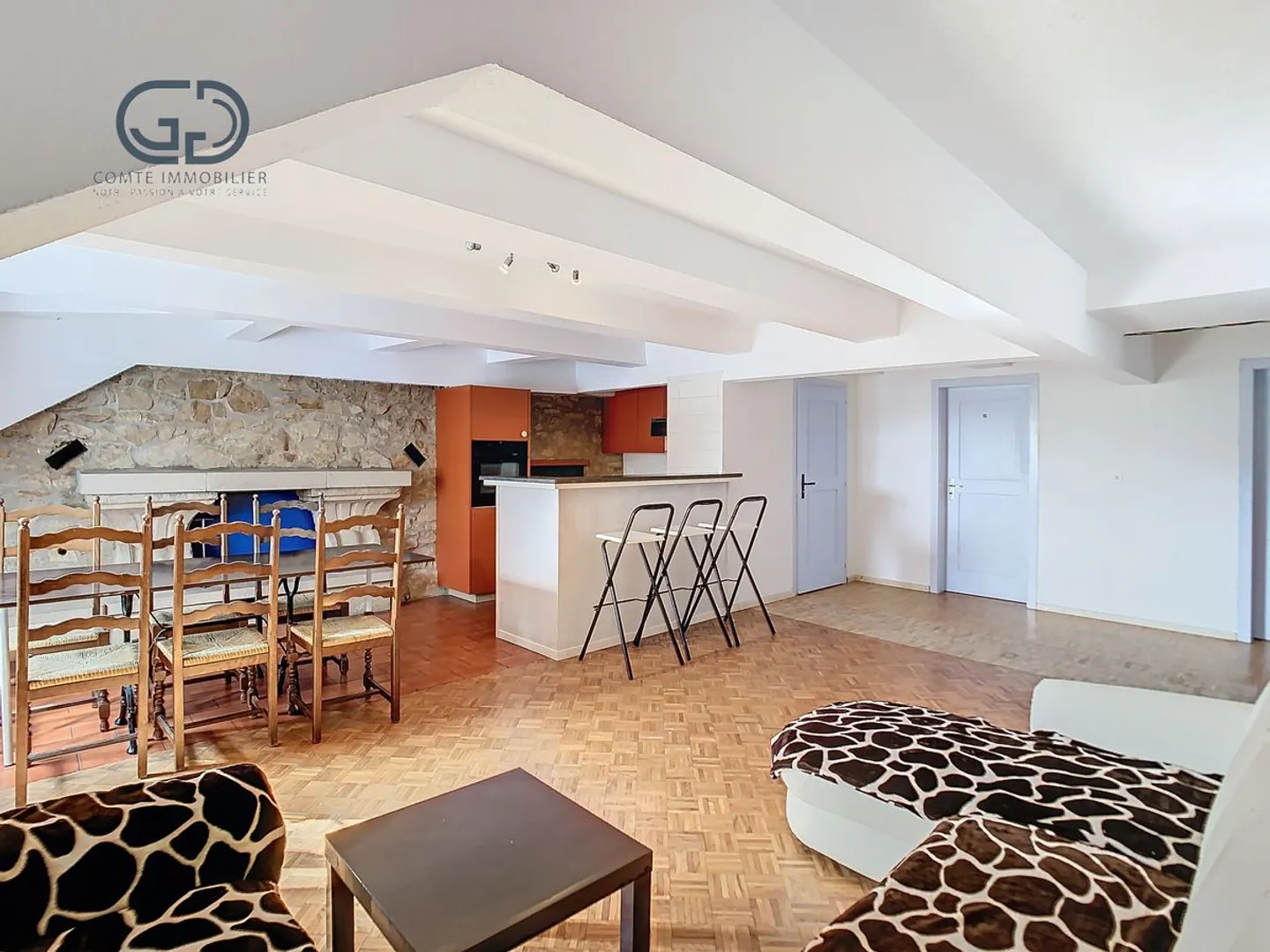 Beautiful 112 m2 apartment well located - Photo 2 of 7