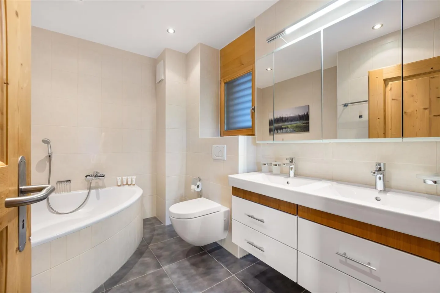 Extraordinary; 2 Holiday Apartments in 1 - Photo 7 of 13