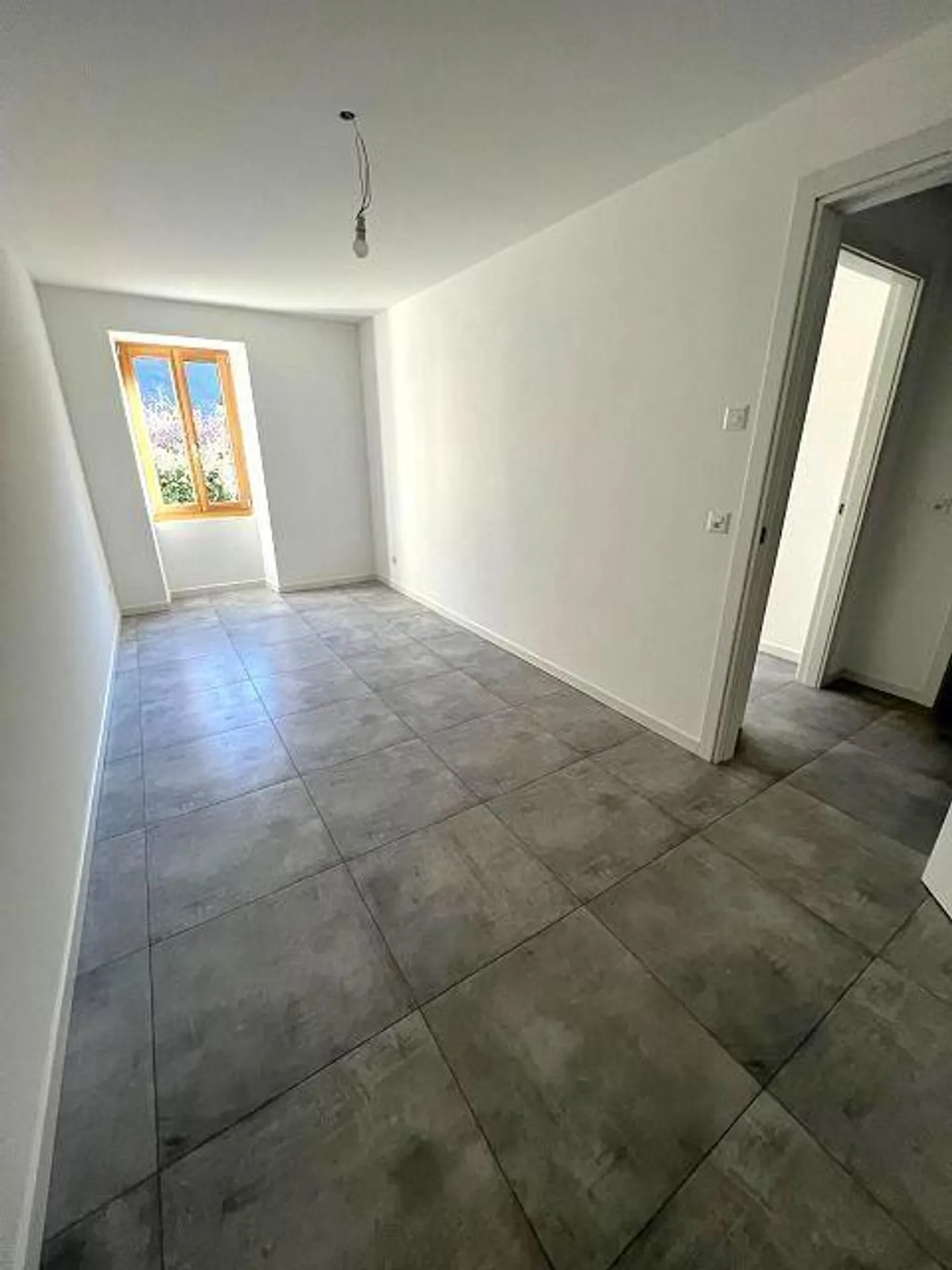 Studio on the ground floor of a 4-family house - Photo 7 of 13
