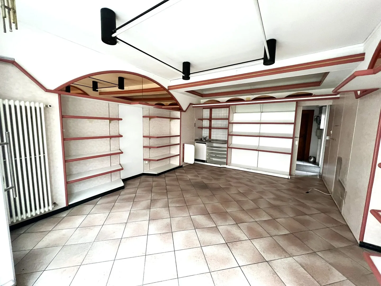 Espace Commercial à St-Imier - Photo 2 sur 2
