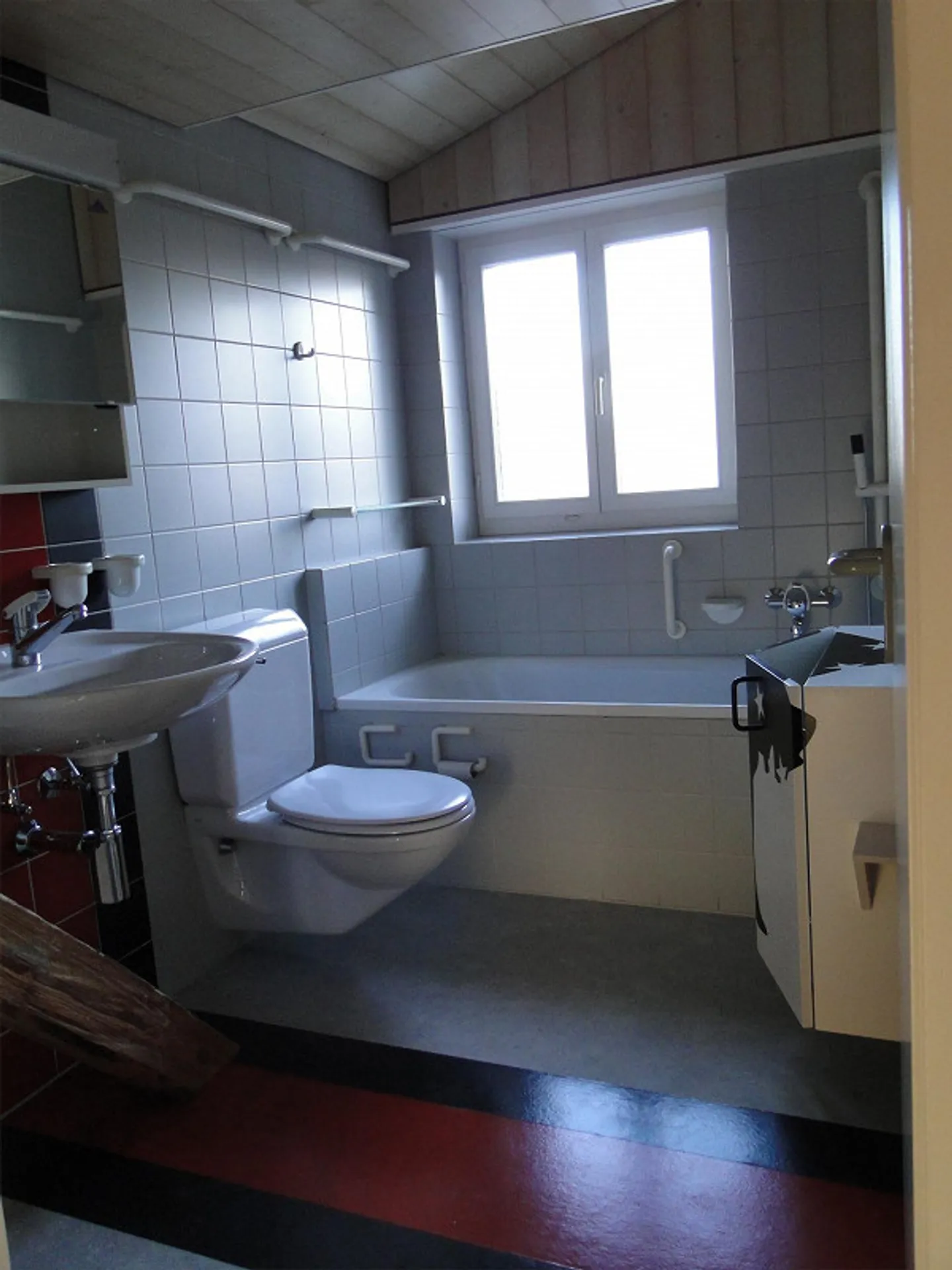 Appartamento duplex dell'amante in una casa bifamiliare - Foto 4 di 11