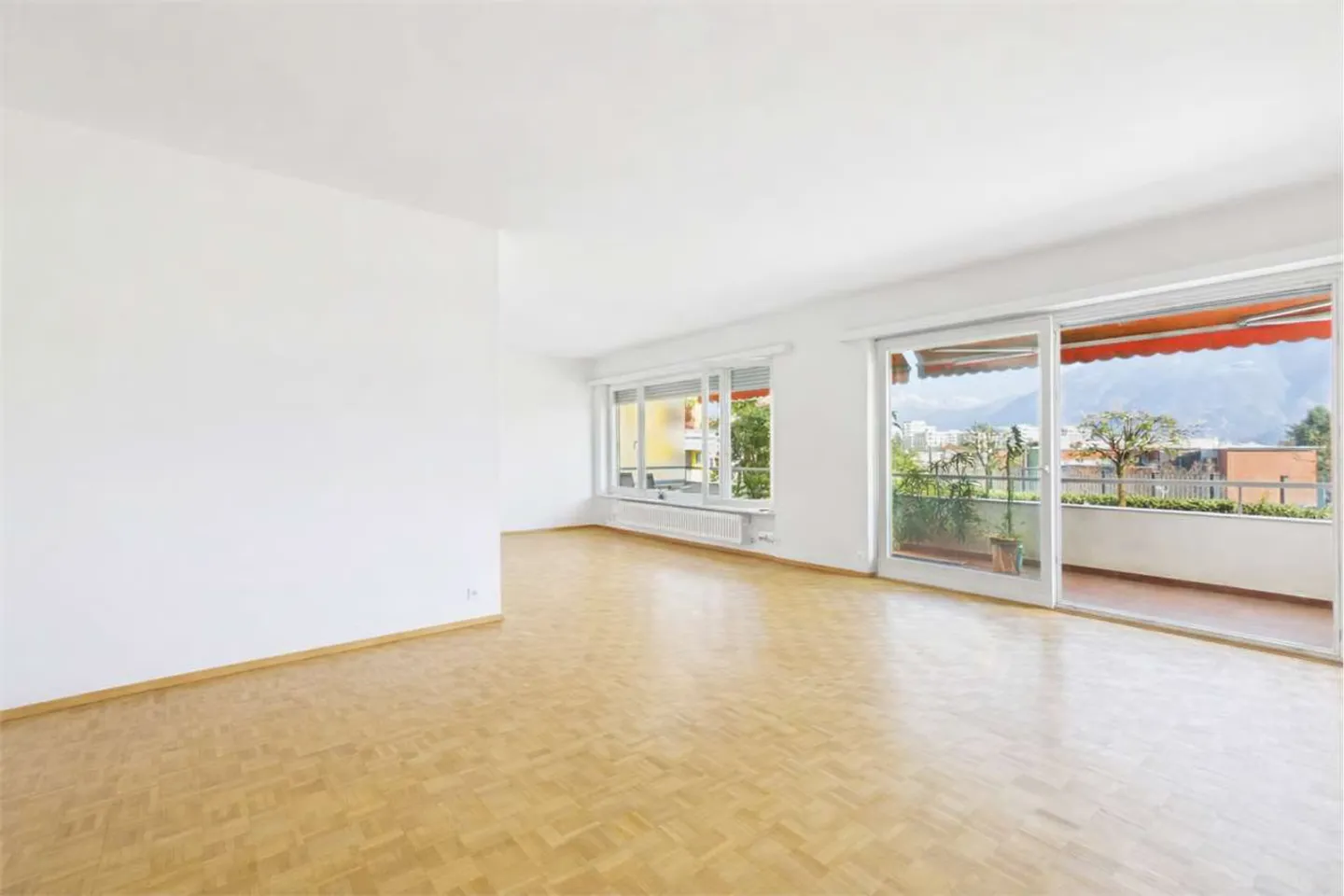 Bright 4.5-Room Apartment in Locarno - Photo 1 of 11
