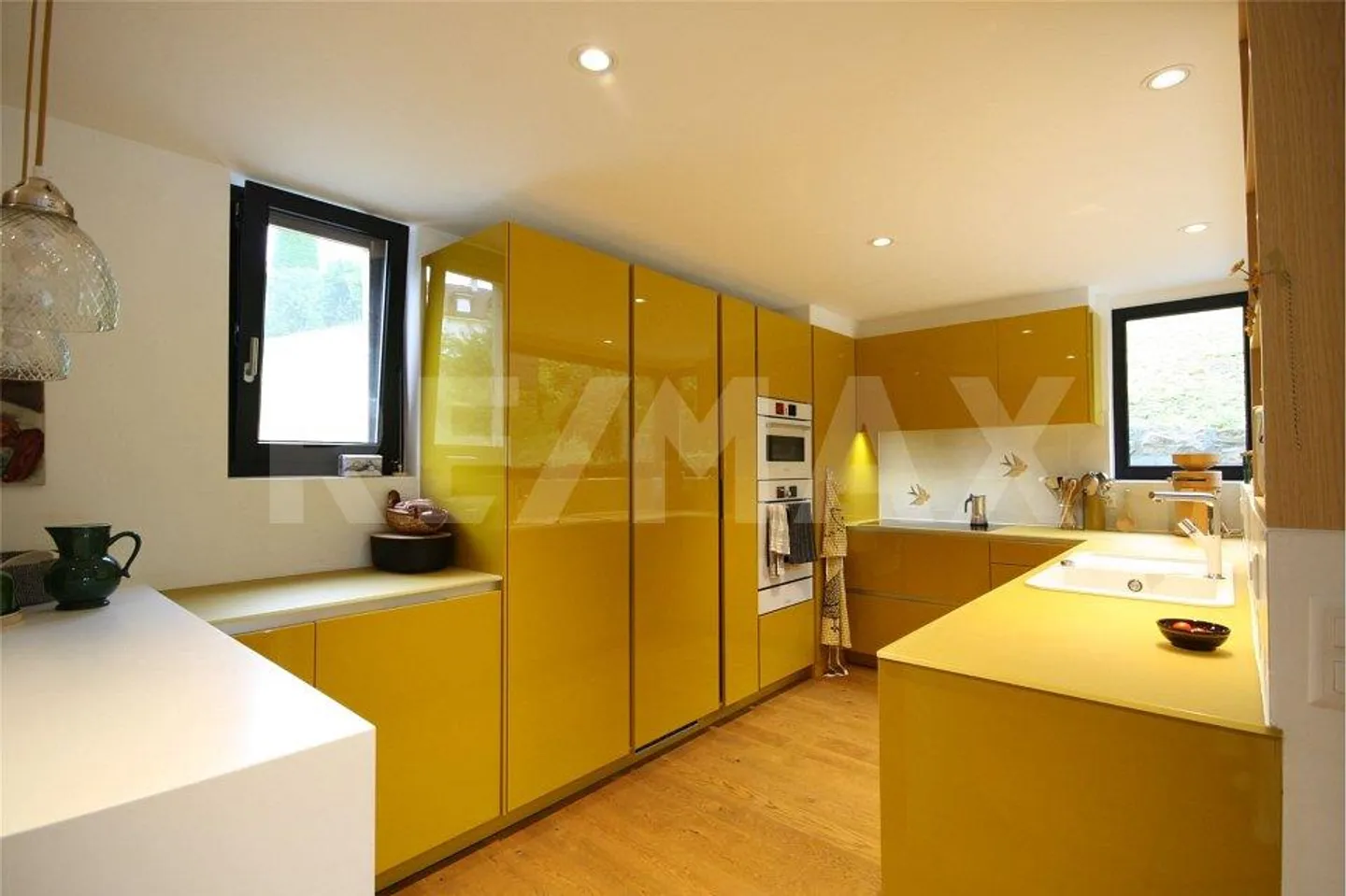 Villa mit kalifornisch inspiriertem Design - Foto 7 von 13