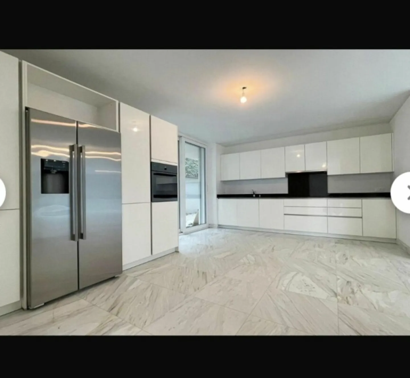 Luxurious Living Comfort in Desirable Prime Location - Photo 4 of 10