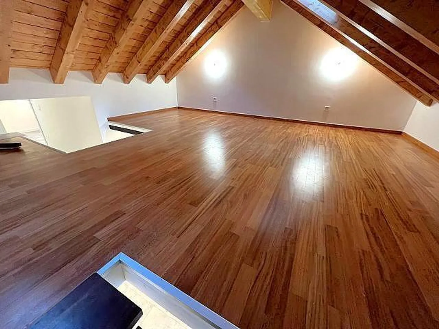 Studio on the ground floor of a 4-family house - Photo 12 of 13