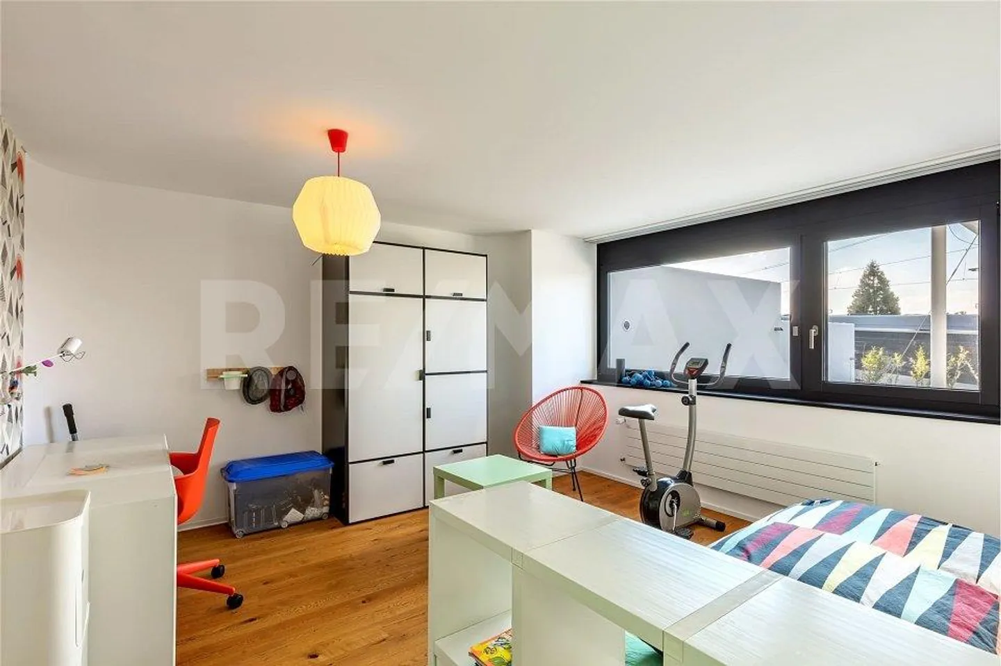 Villa mit kalifornisch inspiriertem Design - Foto 13 von 13