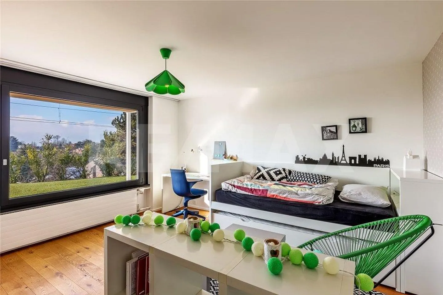 Villa mit kalifornisch inspiriertem Design - Foto 11 von 13