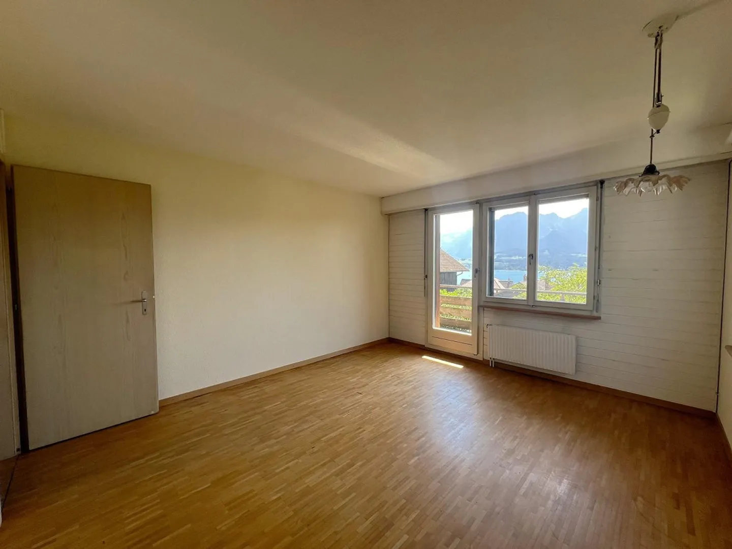 Casa bifamiliare di 5,5 stanze a Hilterfingen - Foto 8 di 13