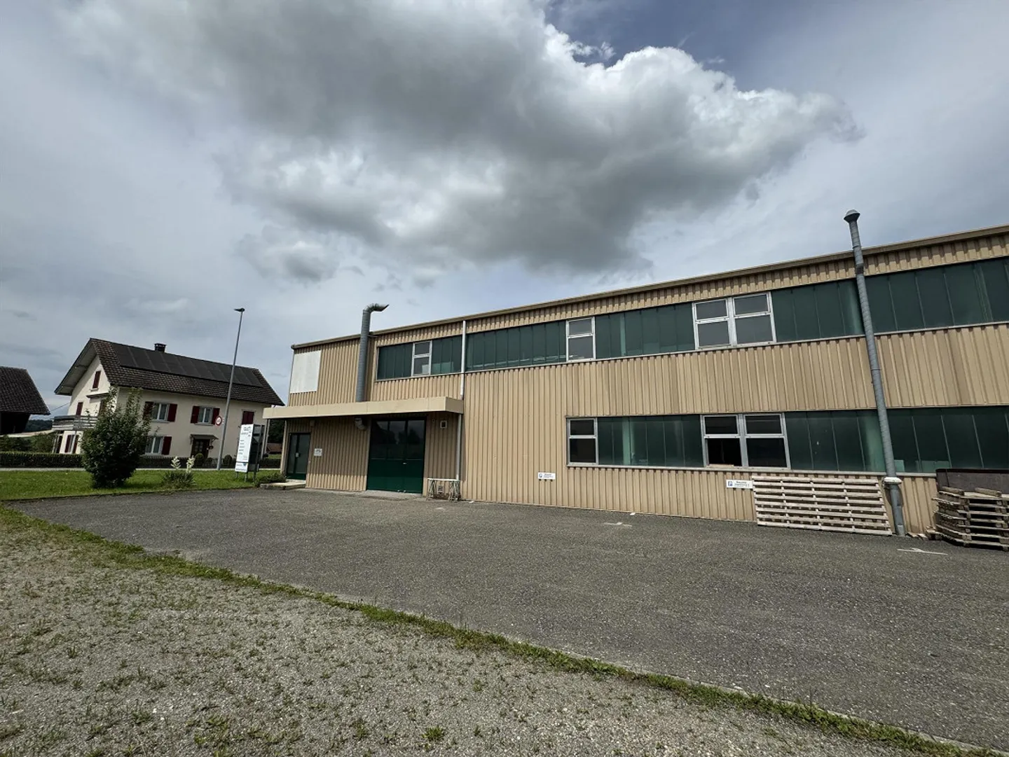 Industrial/Office Property for Rent - Photo 2 of 16