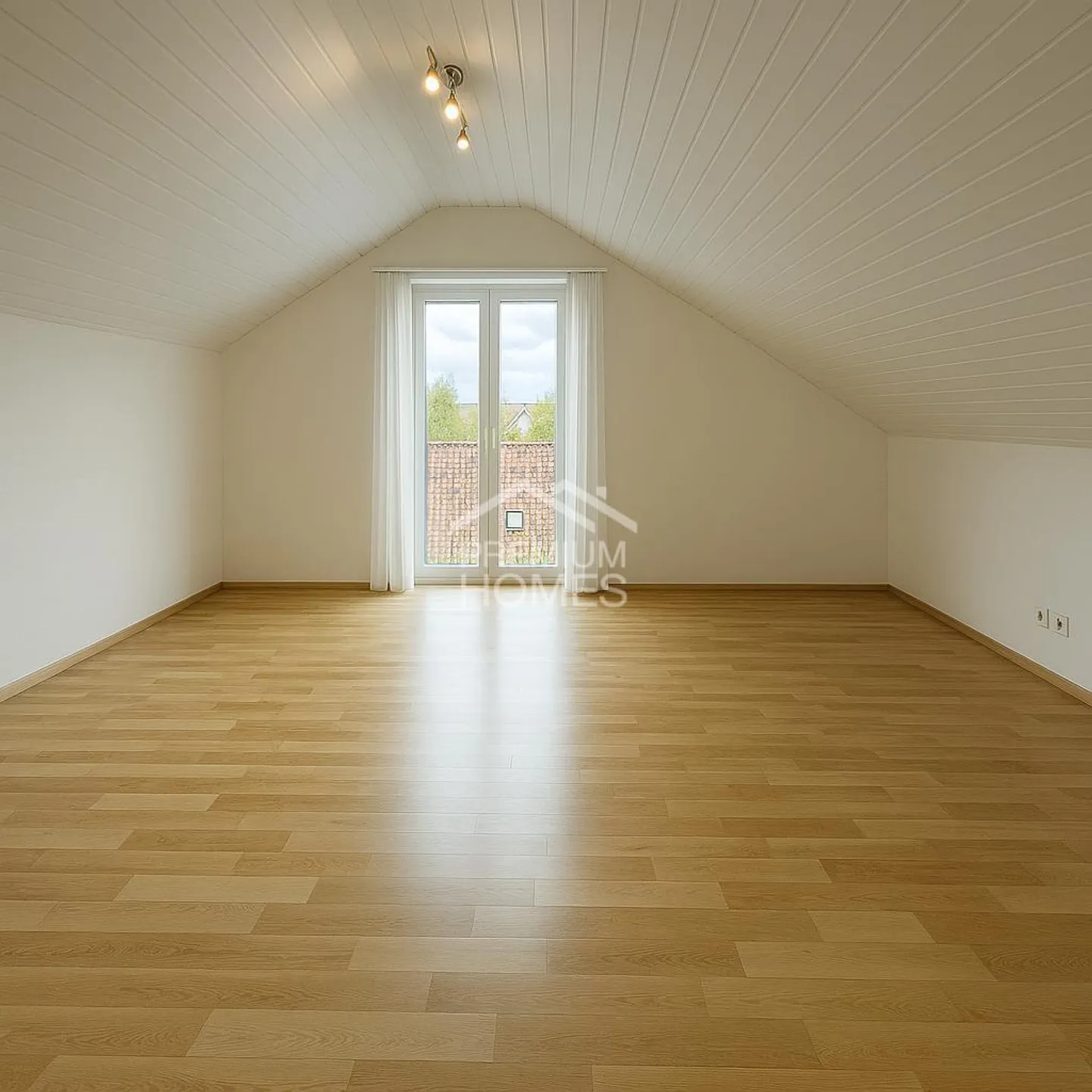 Stylish Family Home with Terrace - Photo 8 of 11