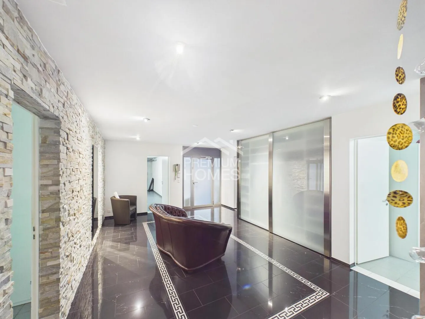 Maison moderne avec terrasses spacieuses - Photo 11 sur 12