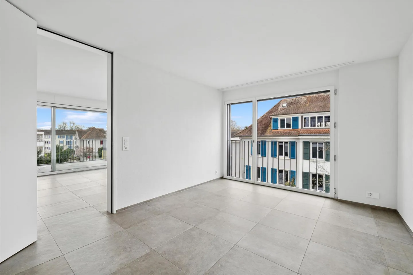 Charming New Apartment with Garden - Photo 4 of 11