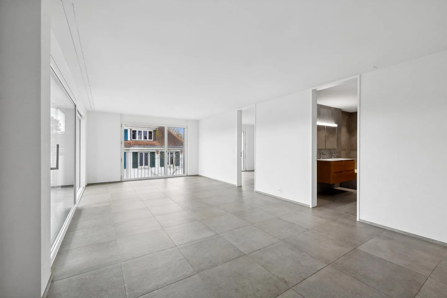 Charming New Apartment with Garden - Photo 7 of 11