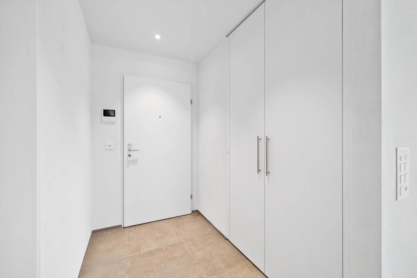 Charming New Apartment with Garden - Photo 8 of 11