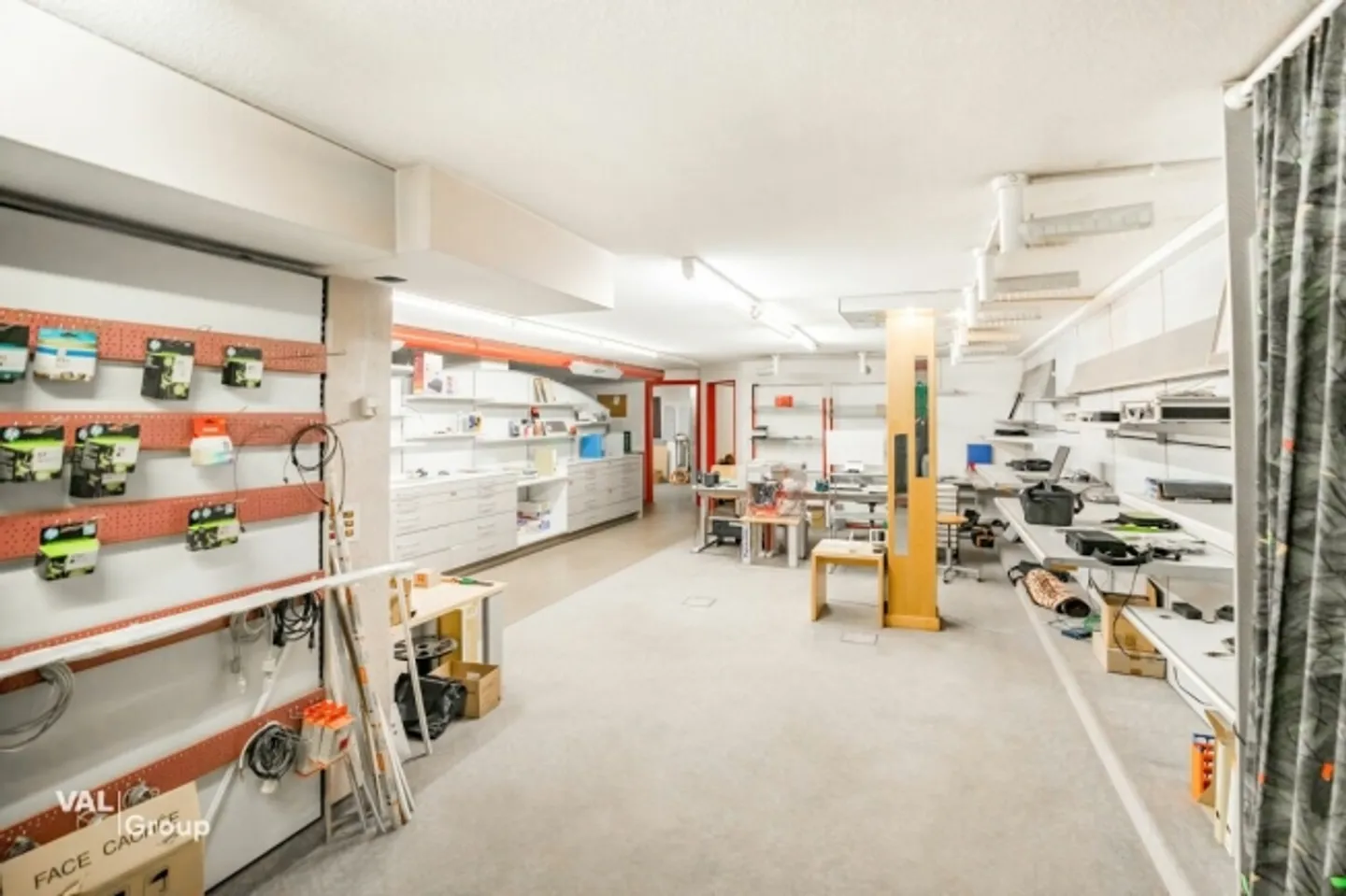 Attractive ground floor/basement property in a prime central location in Visp - Photo 3 of 11