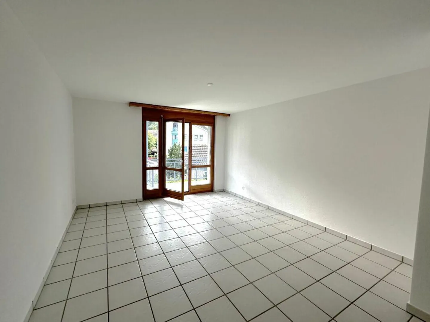 bright 2.5-room apartment near the city center - Photo 2 of 8