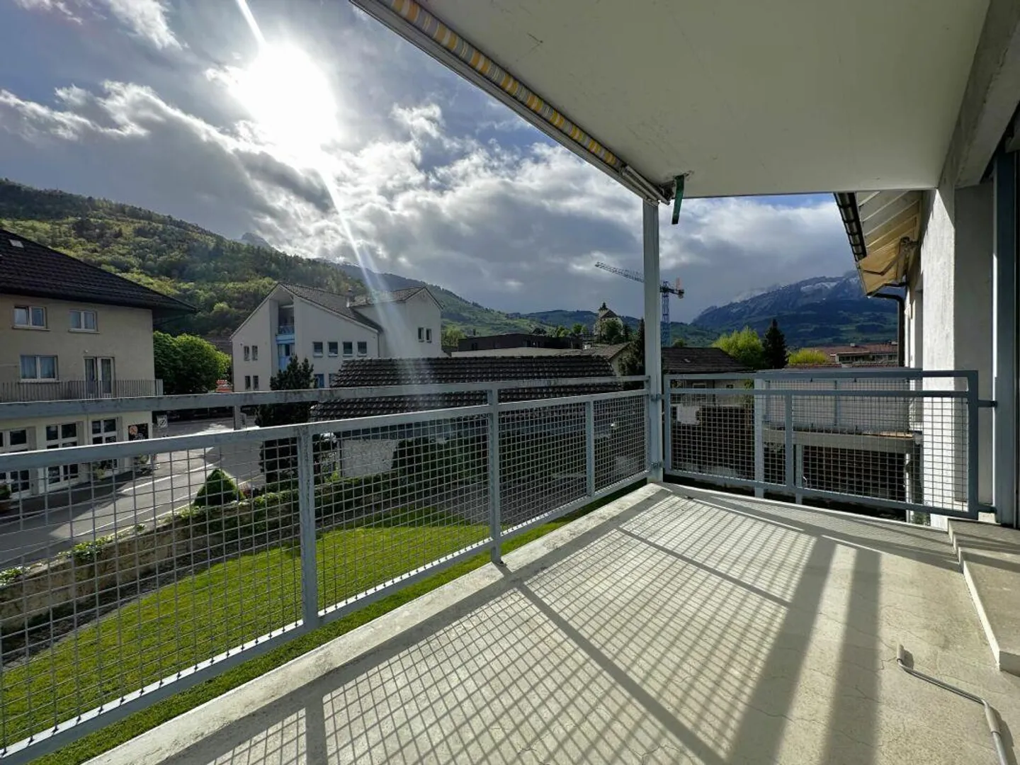 bright 2.5-room apartment near the city center - Photo 5 of 8