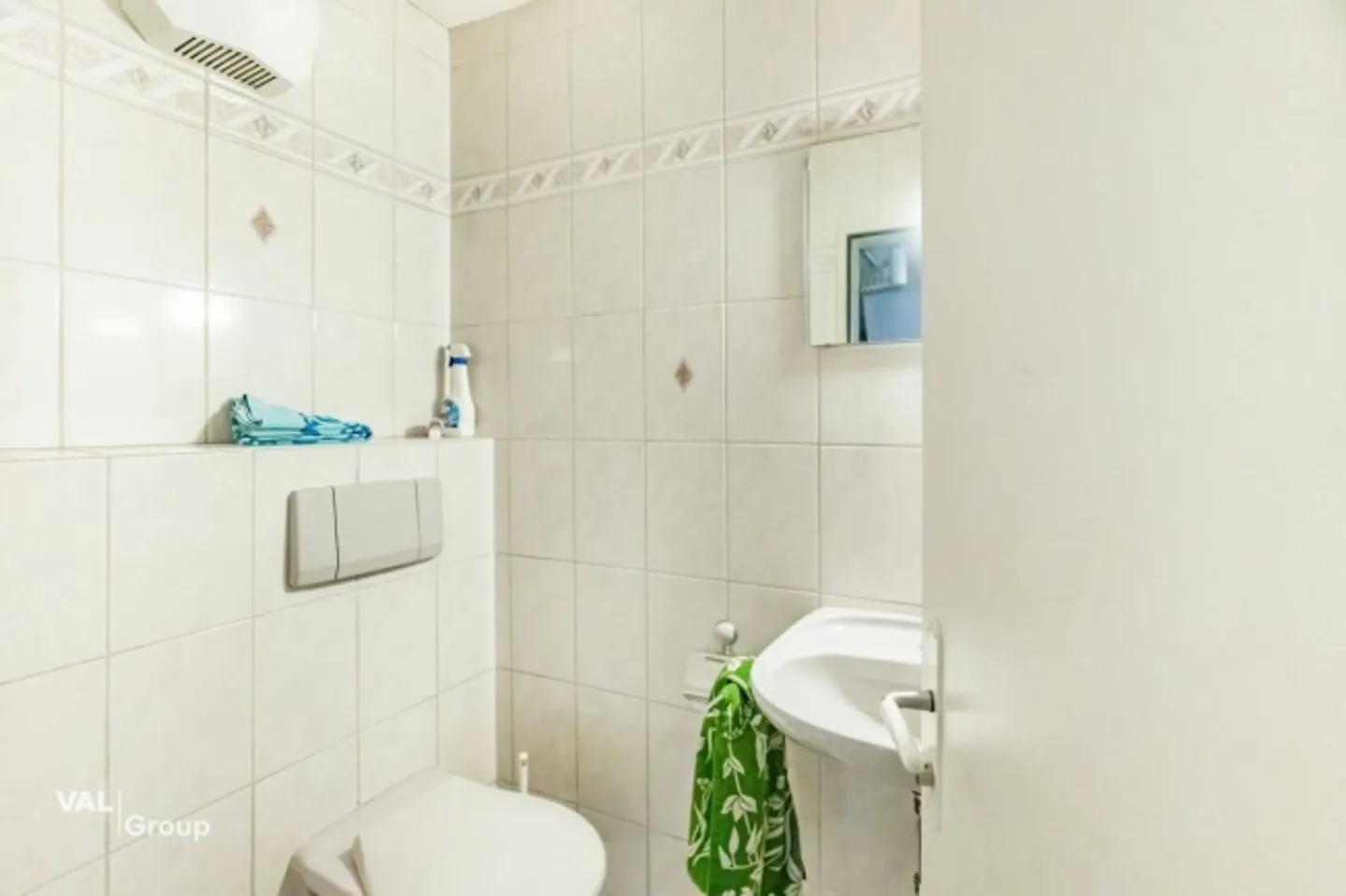 Attractive ground floor/basement property in a prime central location in Visp - Photo 9 of 11