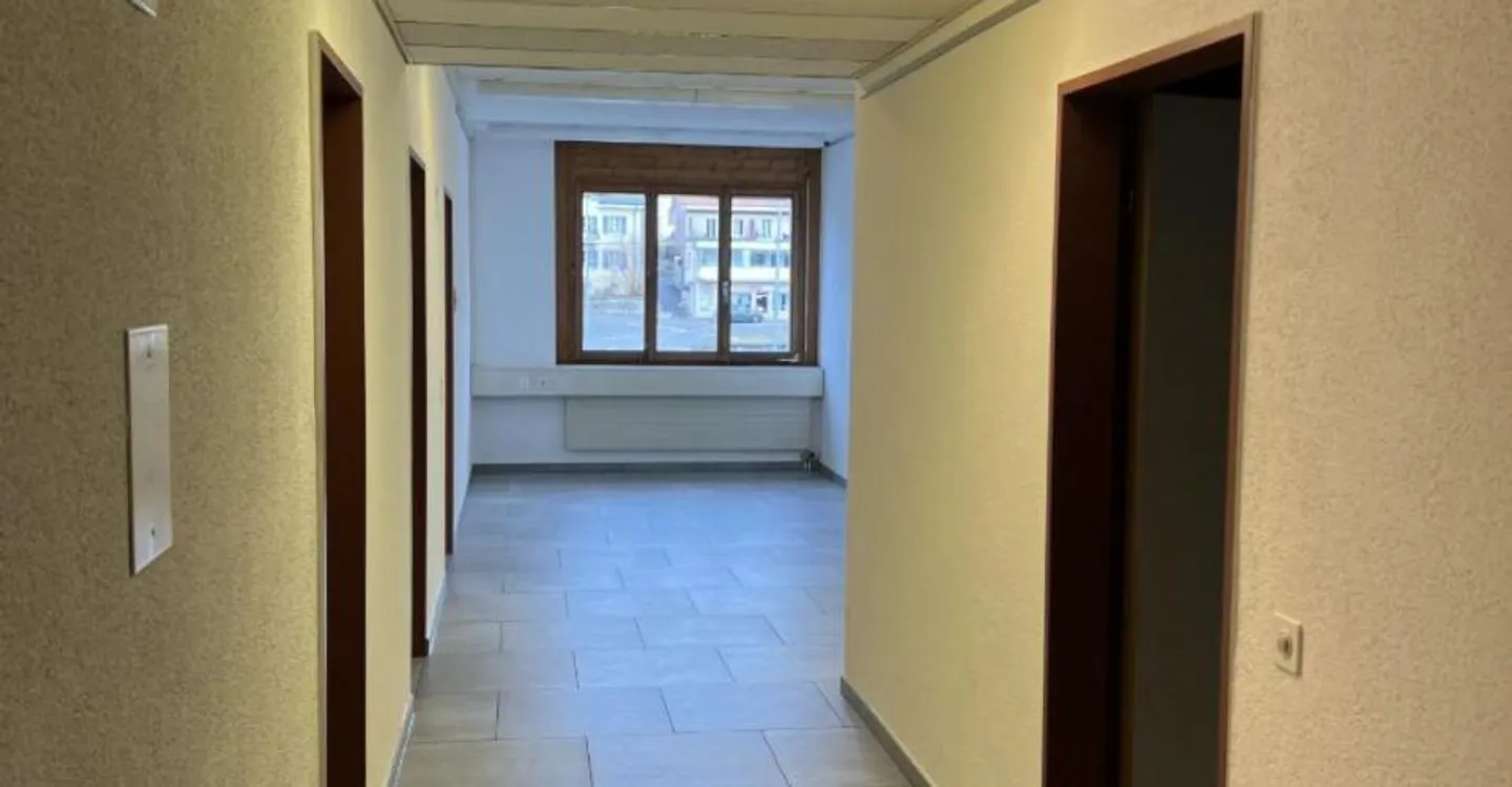 Reconvilier, commercial space in the center of the village - Photo 5 of 7