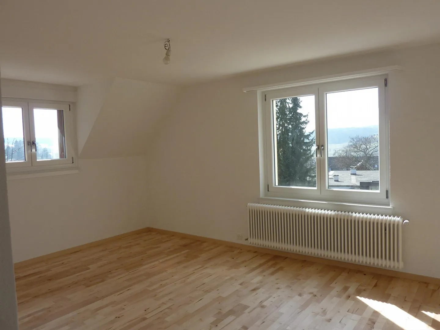 Freshly renovated 4.5-room apartment with large terrace in a quiet residential area in Wettswil am Albis - Photo 5 of 11