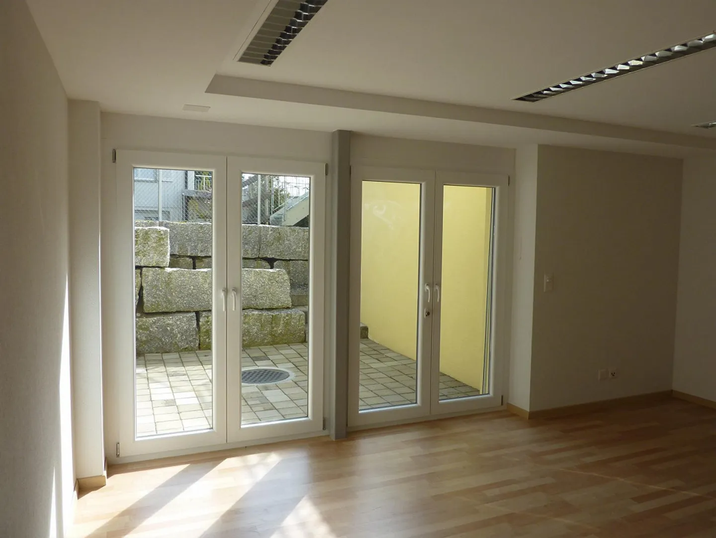 Freshly renovated 4.5-room apartment with large terrace in a quiet residential area in Wettswil am Albis - Photo 6 of 11