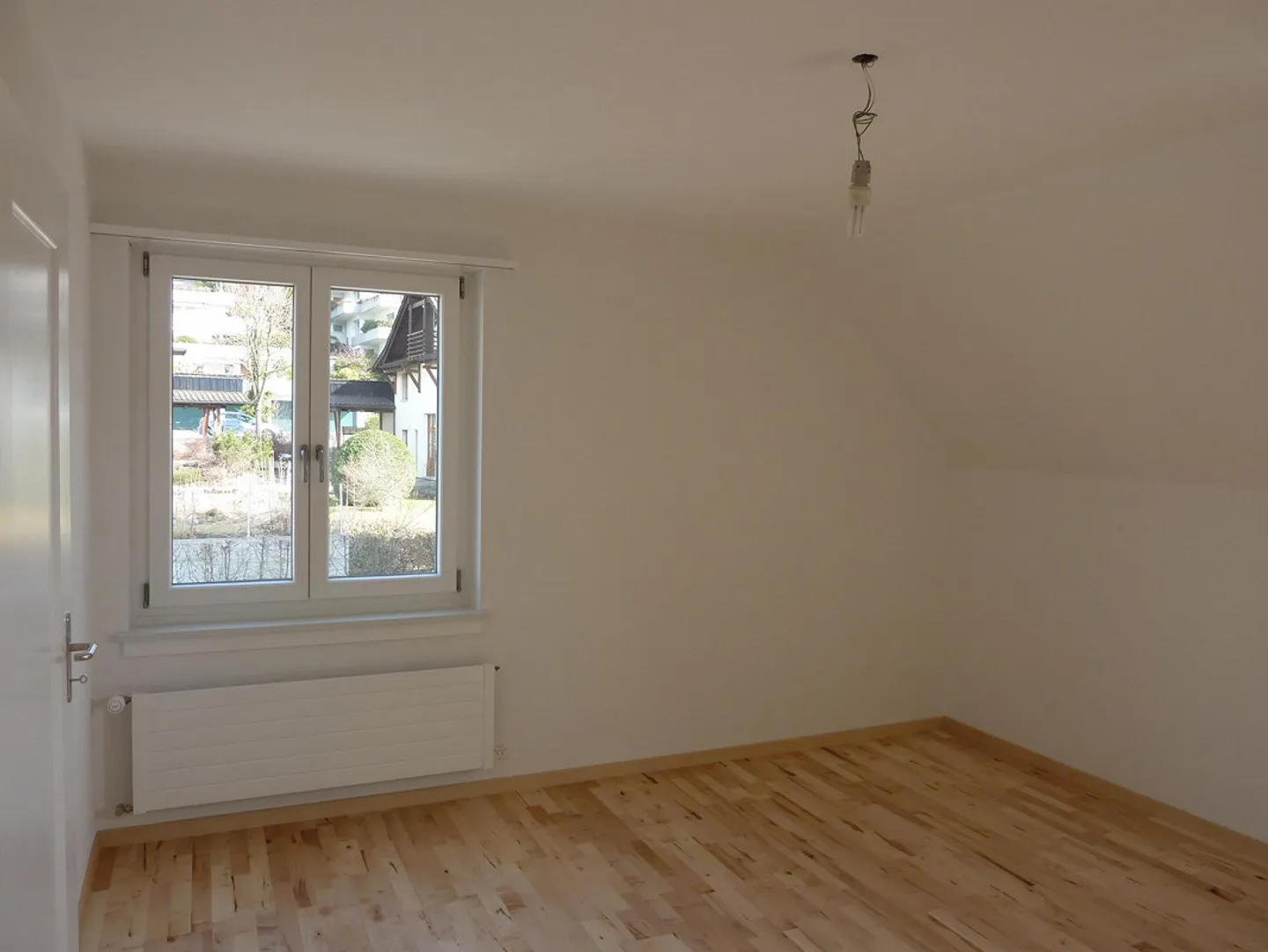 Freshly renovated 4.5-room apartment with large terrace in a quiet residential area in Wettswil am Albis - Photo 7 of 11