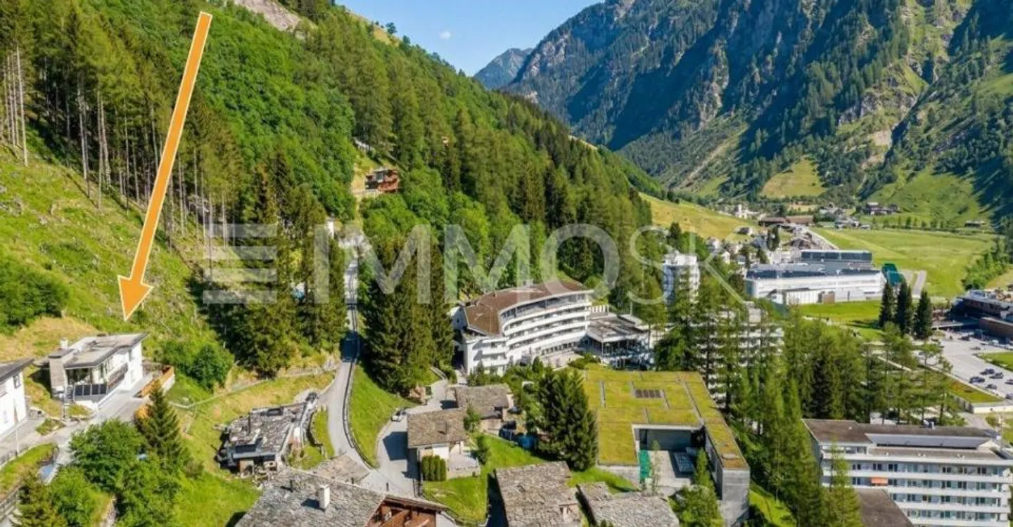 Chalet with Stunning Mountain Views - Photo 2 of 4