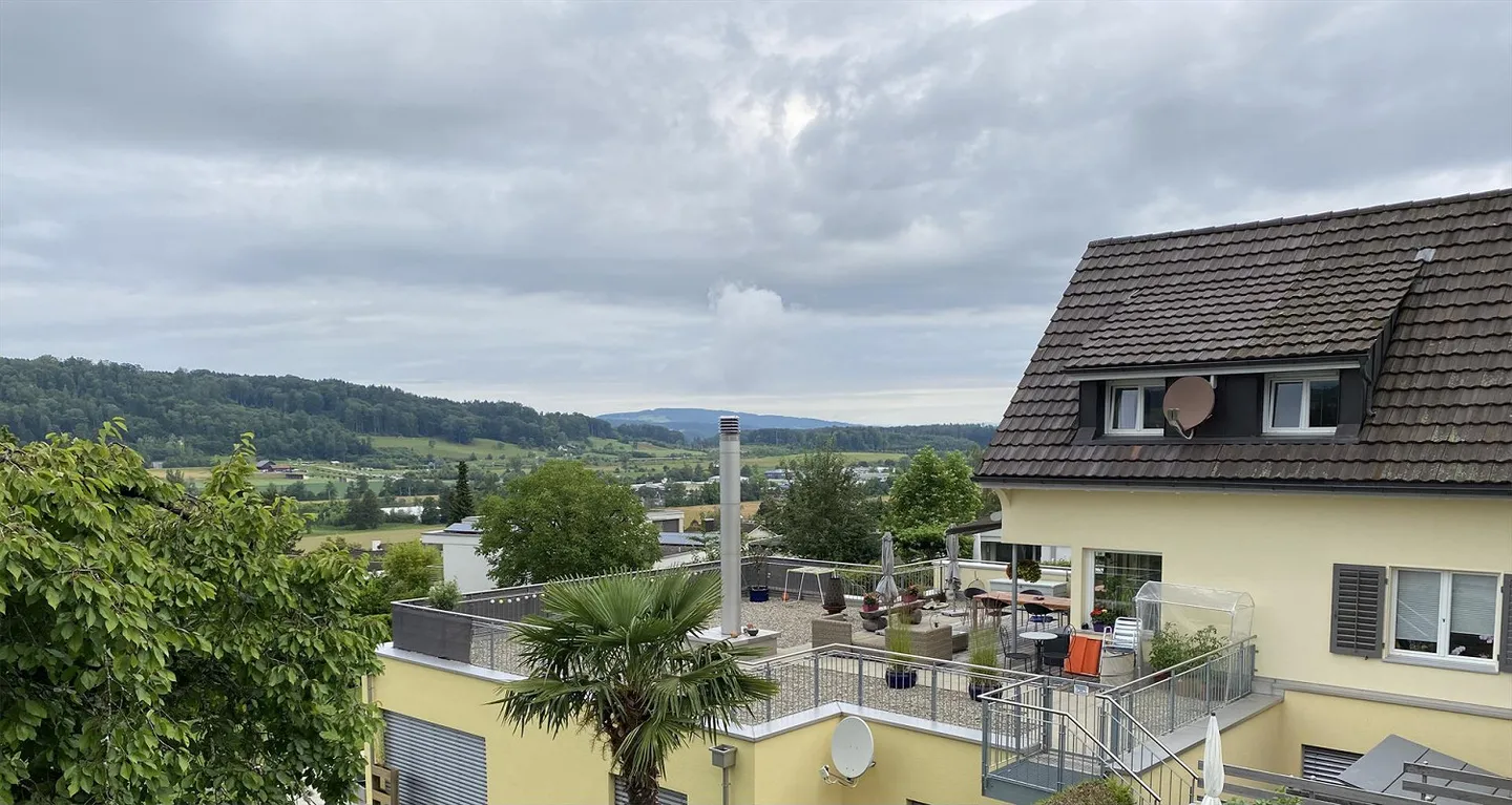 Freshly renovated 4.5-room apartment with large terrace in a quiet residential area in Wettswil am Albis - Photo 10 of 11