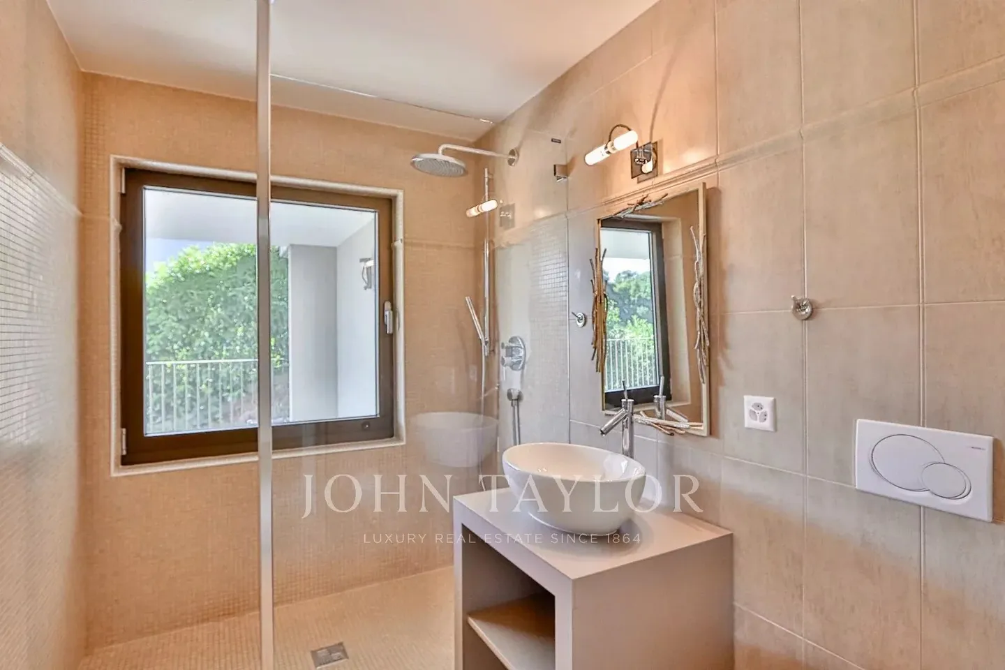 Villa a schiera contemporanea, come nuova - Foto 6 di 21