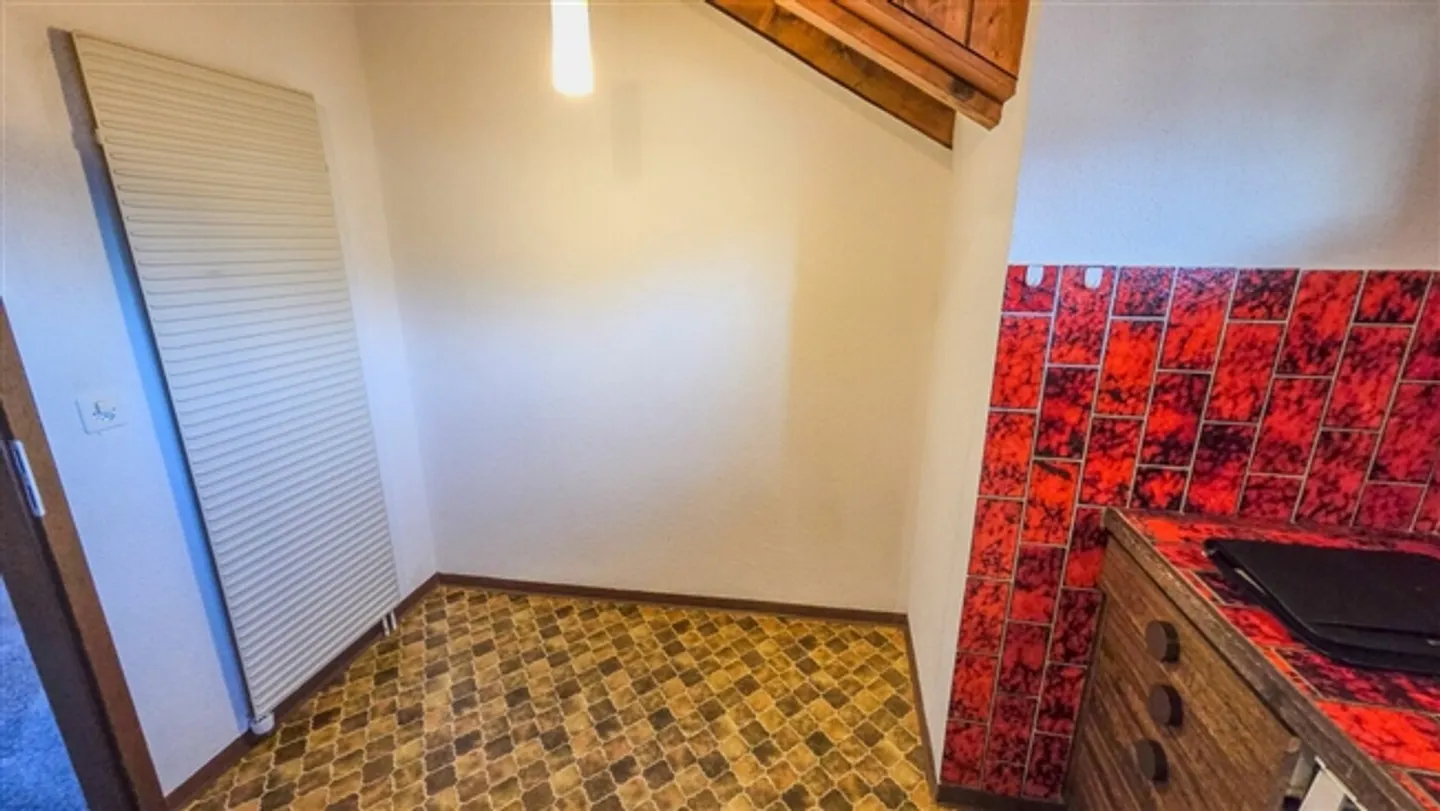 Appartamento mansardato 1.5 locali a prezzo accessibile nel cuore di Wangs - Foto 6 di 12