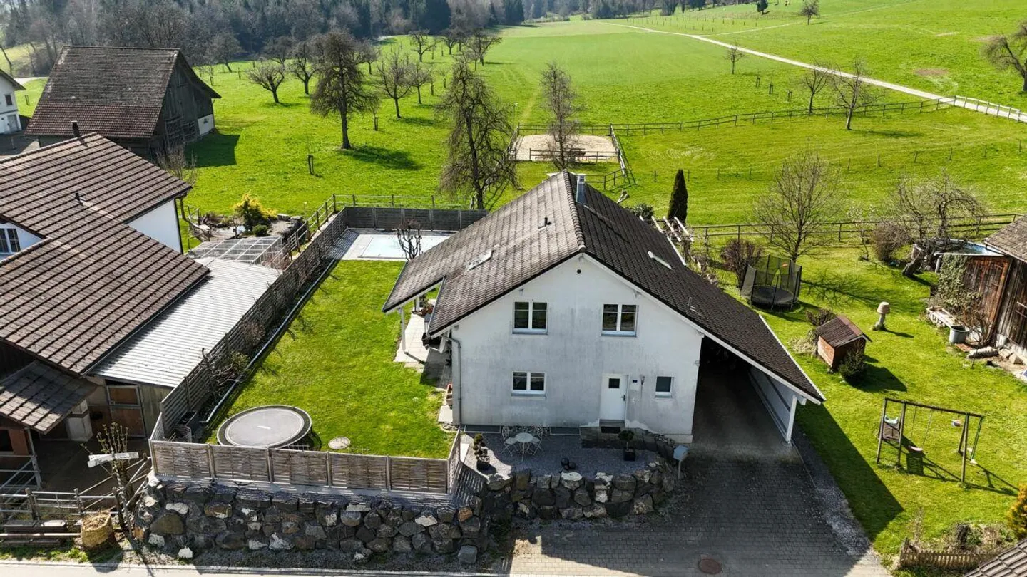 Vivre dans un endroit calme : Maison individuelle de 5,5 pièces avec jardin spacieux - Photo 13 sur 13