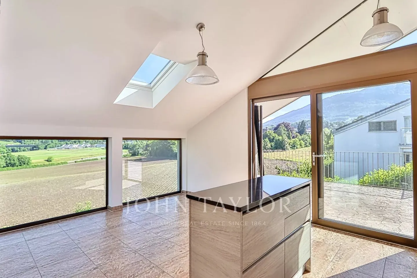 Villa a schiera contemporanea, come nuova - Foto 13 di 21