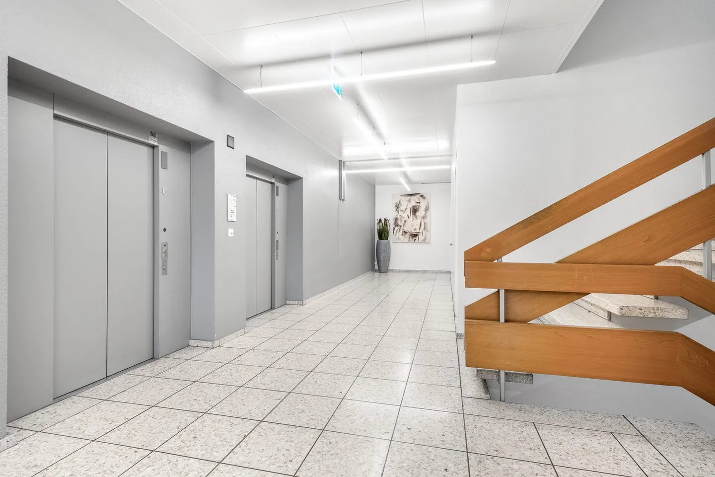 Commercial space for rent in Altstetten! (limited until 2028) - Photo 2 of 9