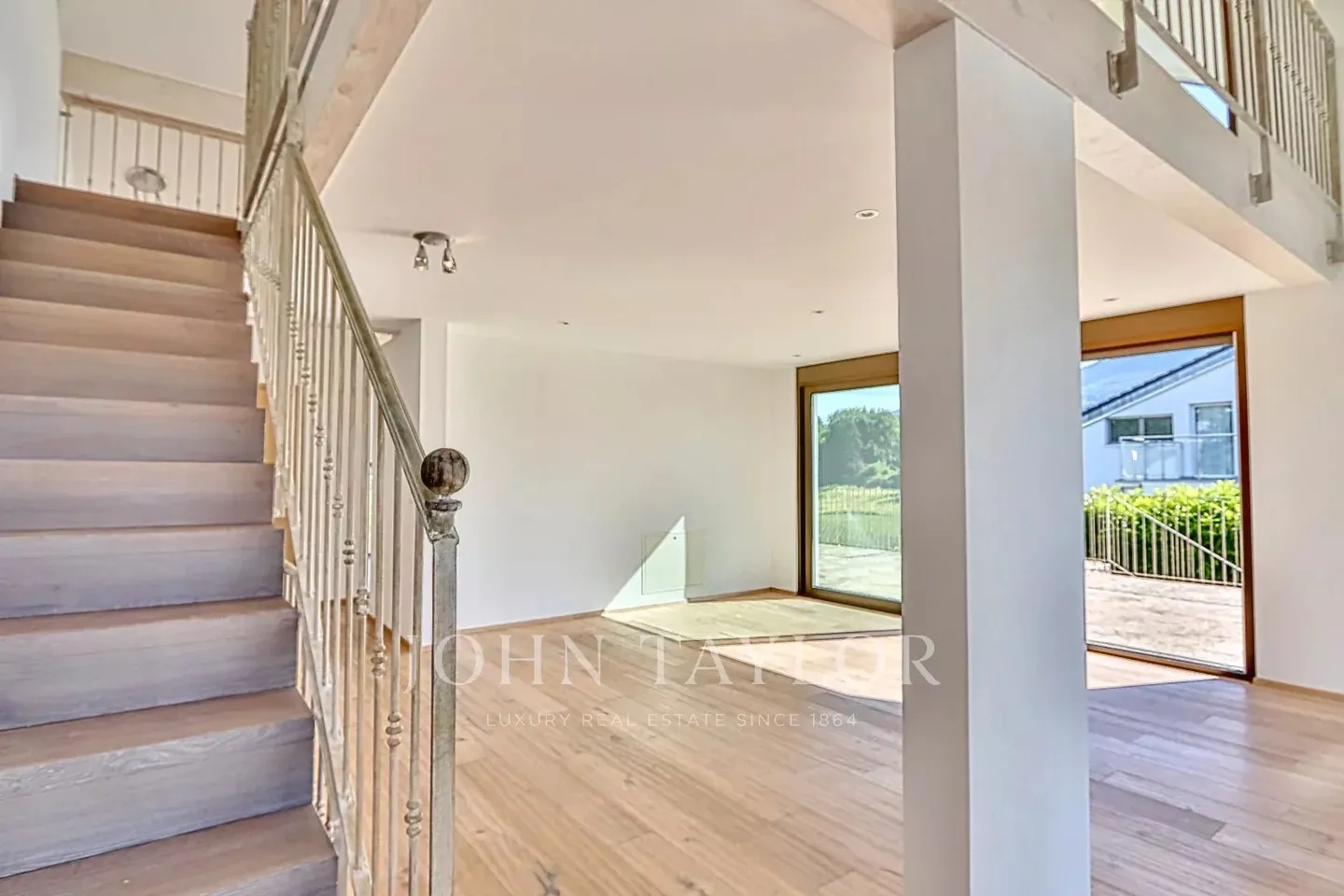 Villa a schiera contemporanea, come nuova - Foto 15 di 21