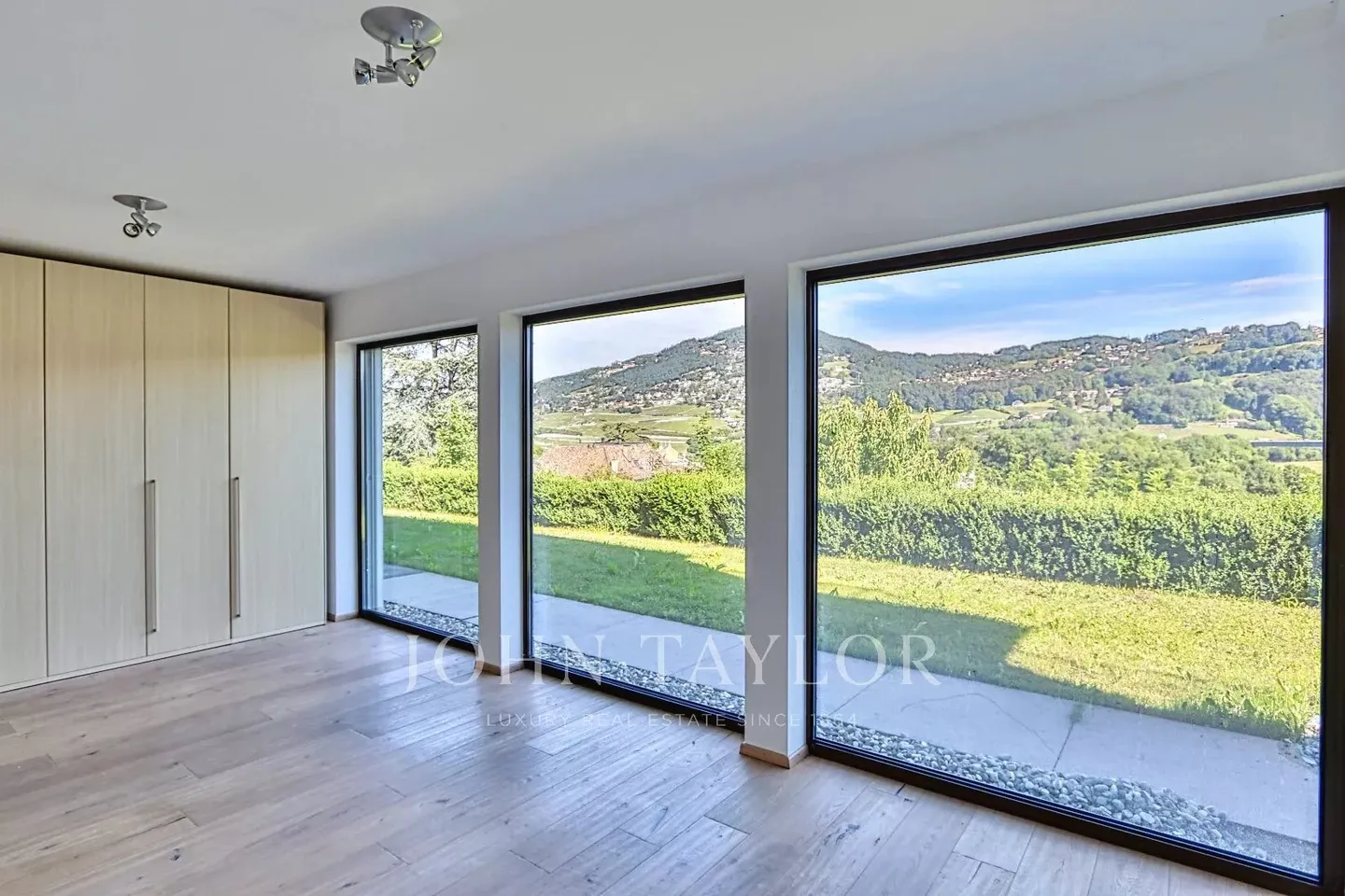 Villa a schiera contemporanea, come nuova - Foto 17 di 21