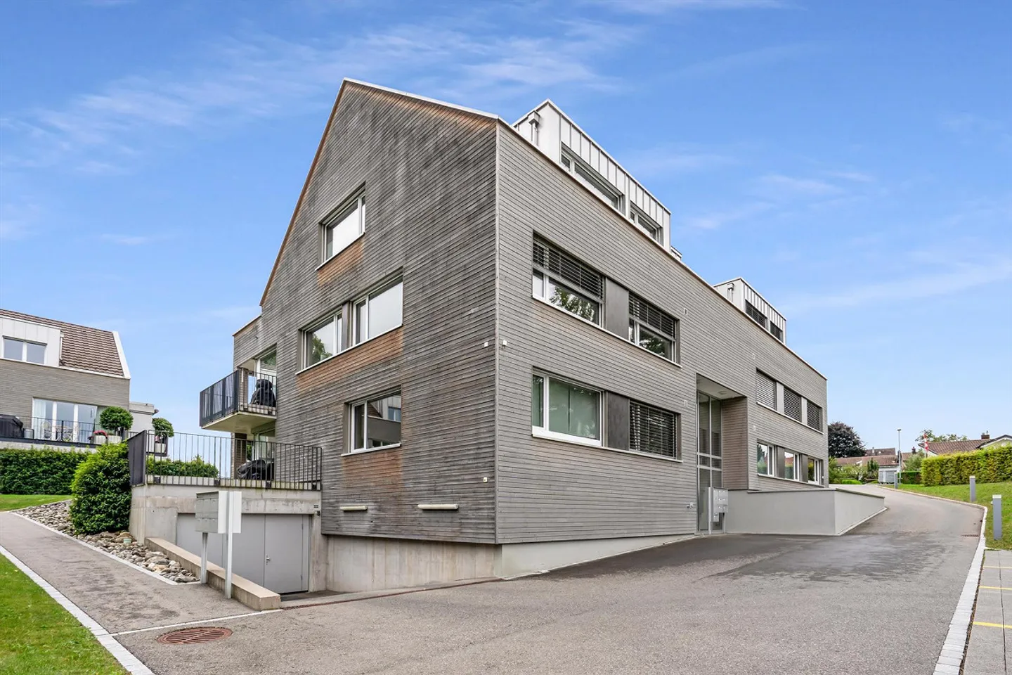 Moderne Wohnung mit grossem Balkon - Foto 1 von 12