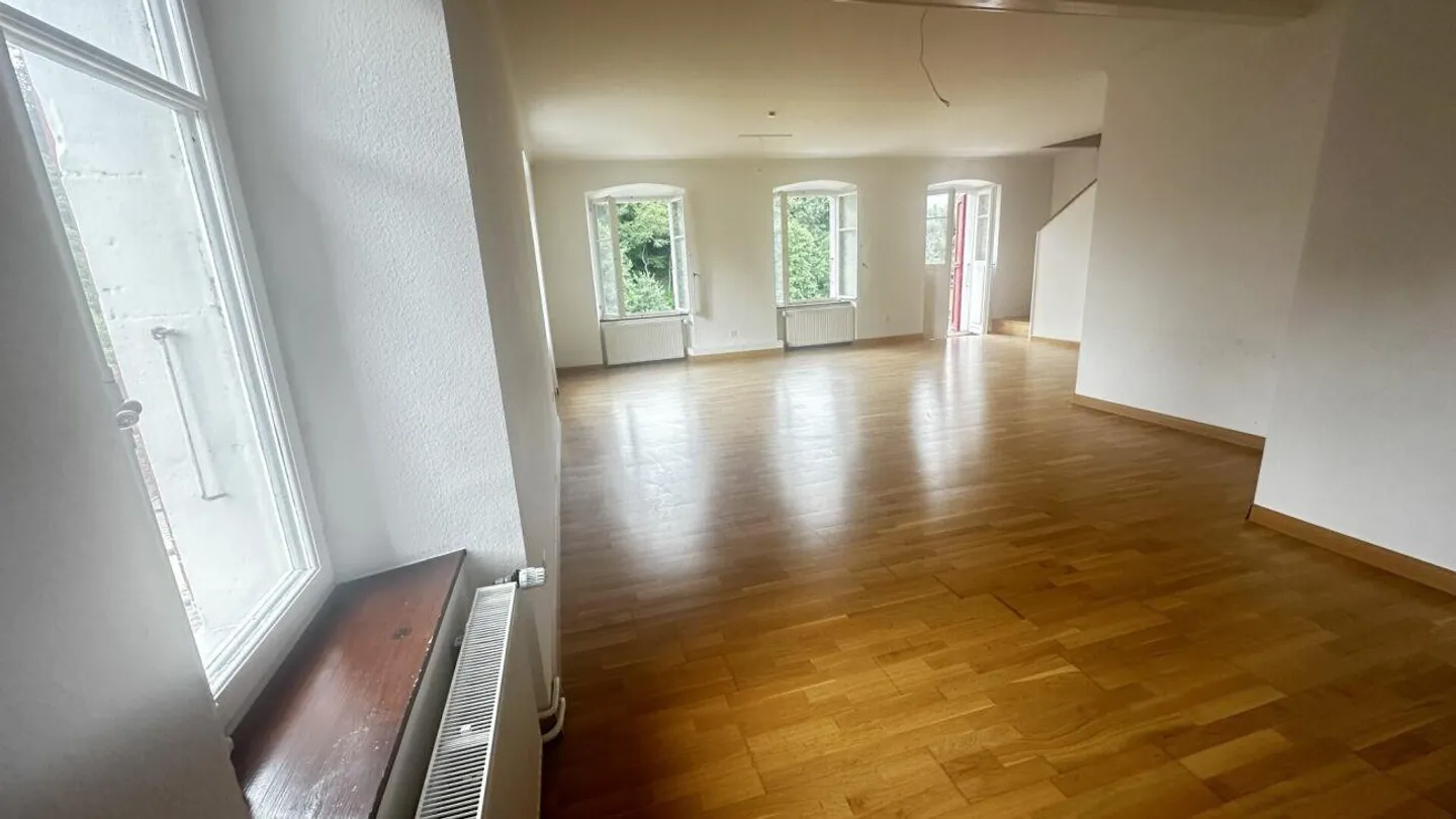Incantevole appartamento su due livelli con terrazza, giardino e garage - Foto 4 di 15