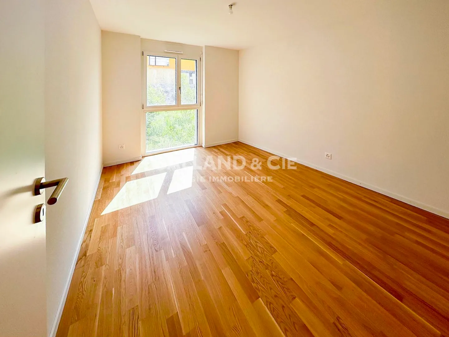 Charming apartment in Estavayer-le-Lac in the heart of an eco-district - Photo 3 of 7