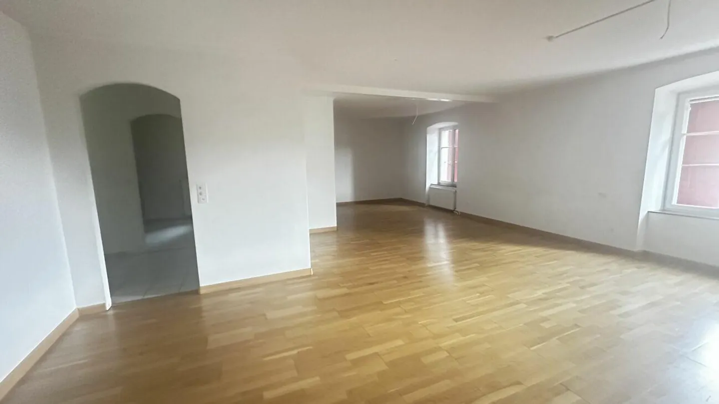 Incantevole appartamento su due livelli con terrazza, giardino e garage - Foto 5 di 15