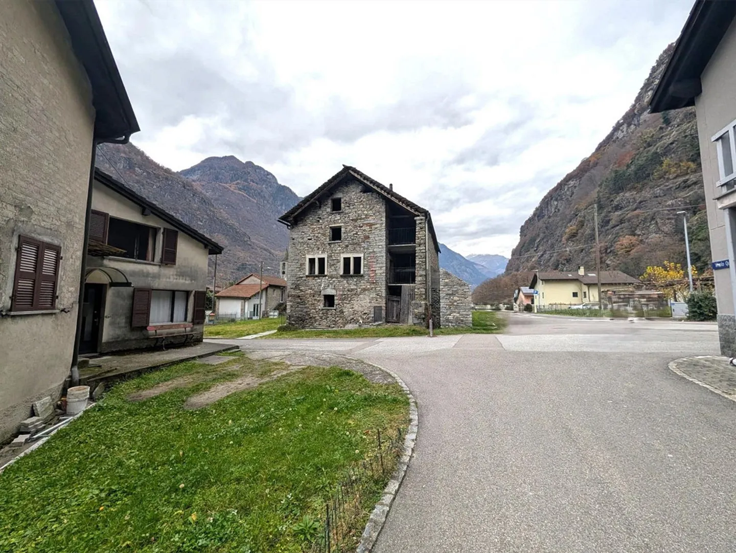 Charmantes Rustico mit Entwicklungsmöglichkeiten - Foto 1 von 13