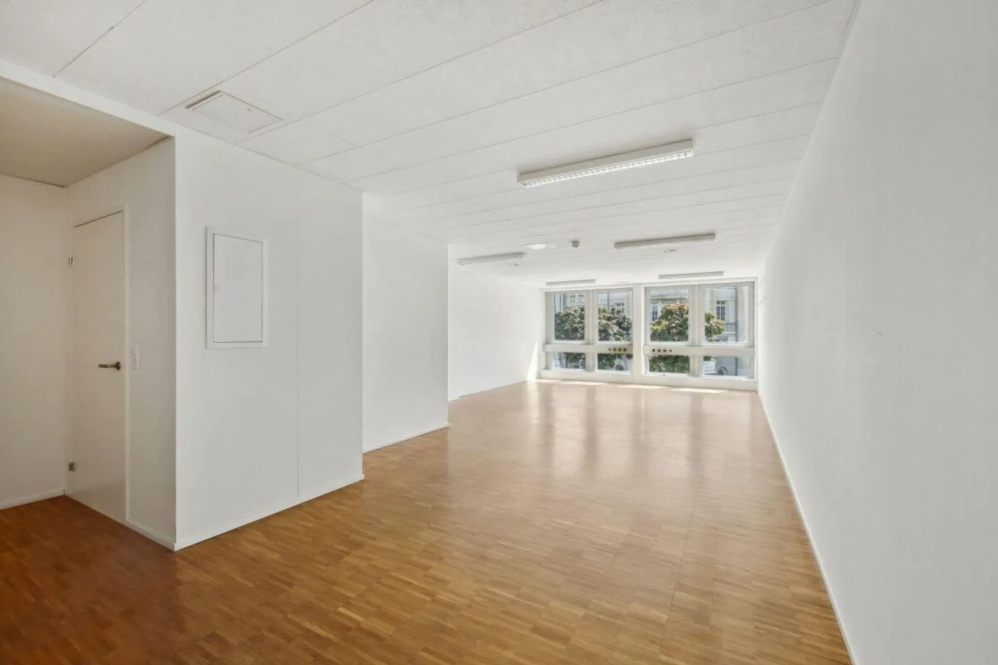 Flexible rental space at Spalenring! - Photo 2 of 8