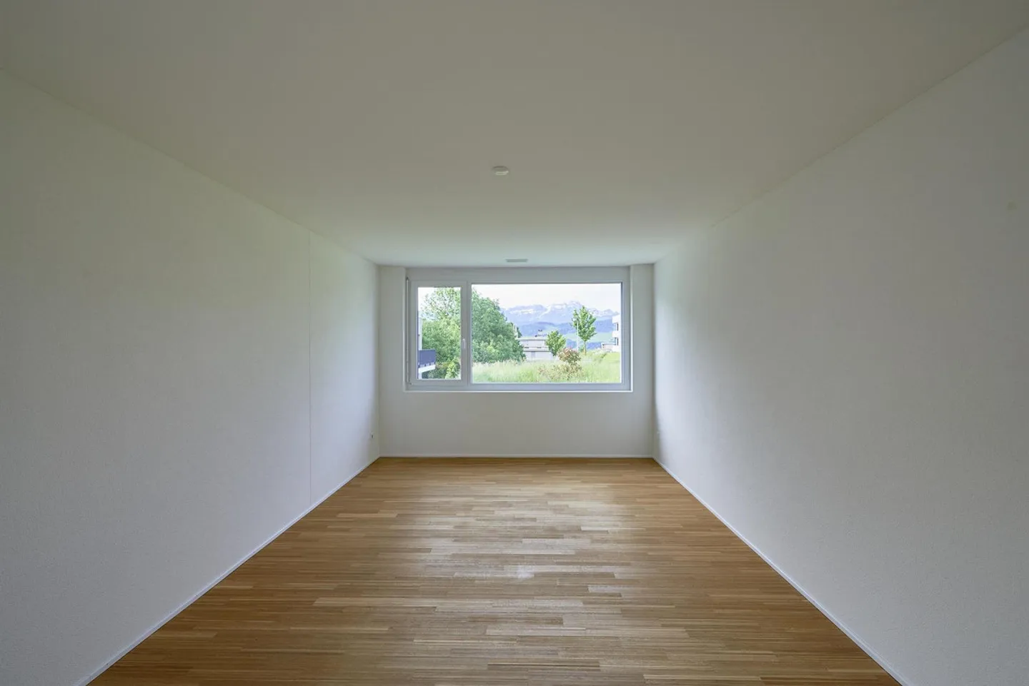 Moderne Wohnung mit grossem Balkon - Foto 8 von 12