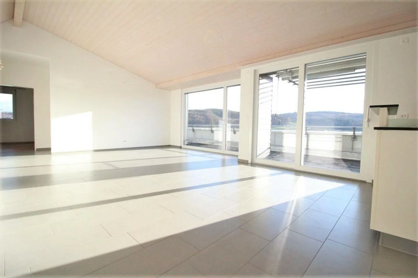 Attico con vista mozzafiato - Foto 2 di 12